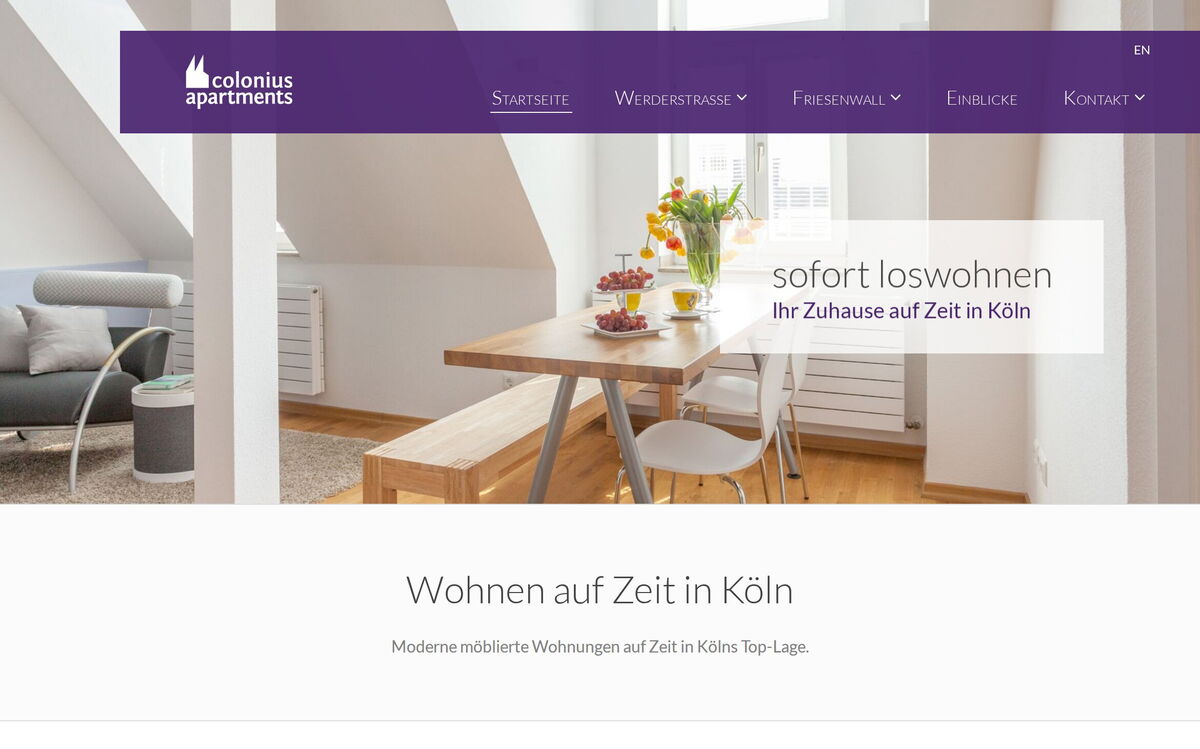 Startseite von colonius-apartments.com – Wohnen auf Zeit in Köln, lila Kopfzeile über hellem Apartment